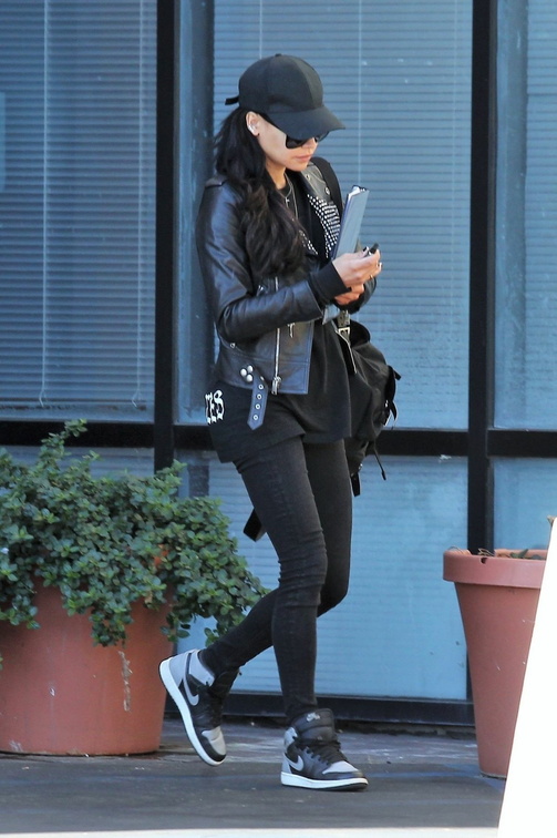 naya-rivera-out-and-about-in-los-angeles-01-22-2018-4.jpg